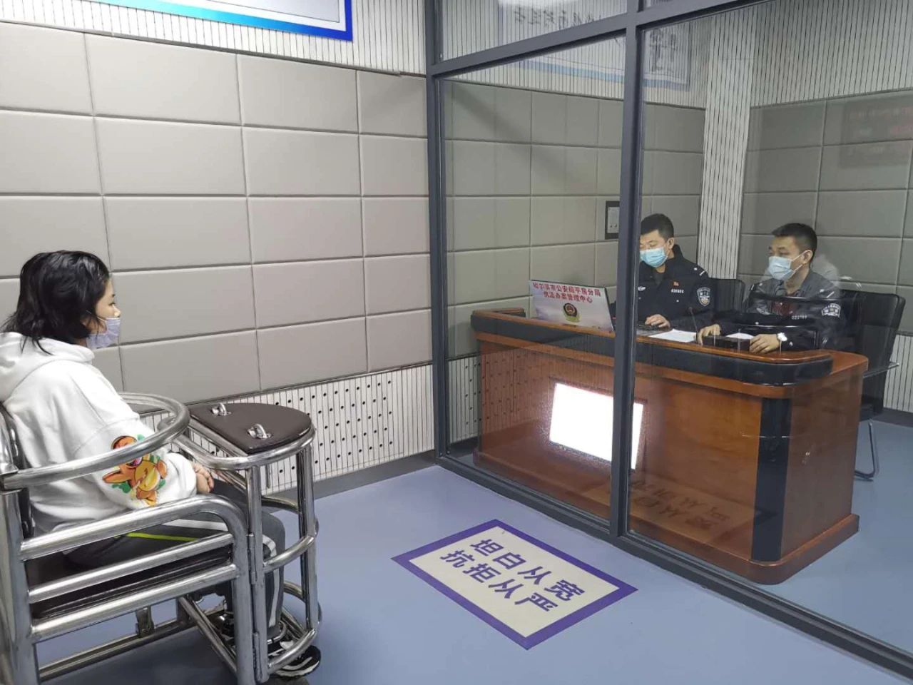 公安抓获贩卖手机卡,警方打掉一个非法倒卖手机卡团伙