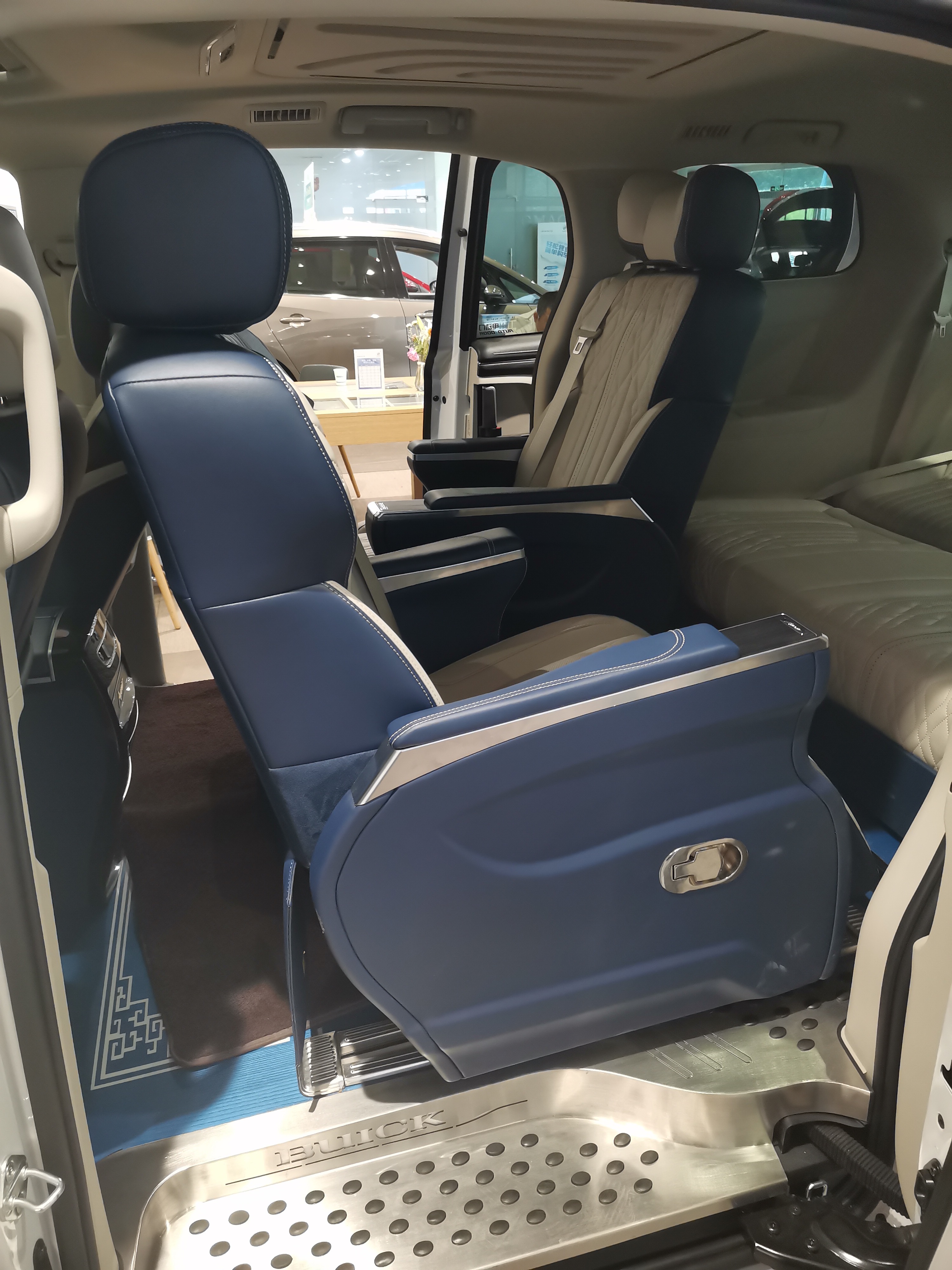 别克gl8陆尊怎么选,gl8es陆尊二手车