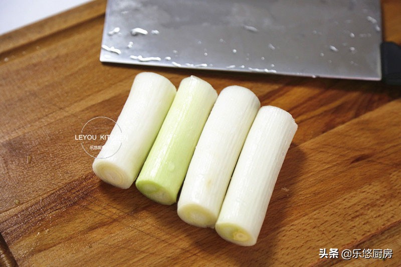 清蒸鱼口感肉嫩,清蒸鱼才好吃还容易烂