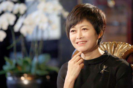 央视主持人敬一丹结过几次婚,敬一丹26岁嫁亿万富翁现如今怎样