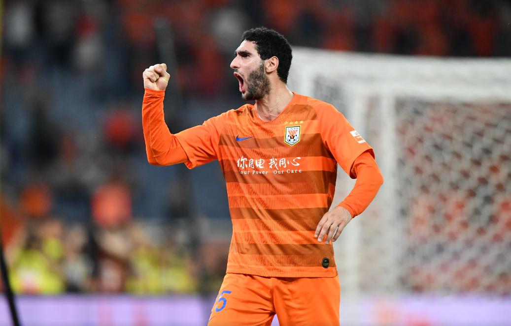 成功不是偶然高桩训练,费莱尼谈中国足球进步