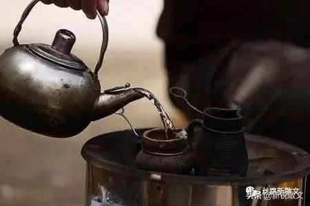 冬天小院自制炉子,农村瓦匠自制炉子