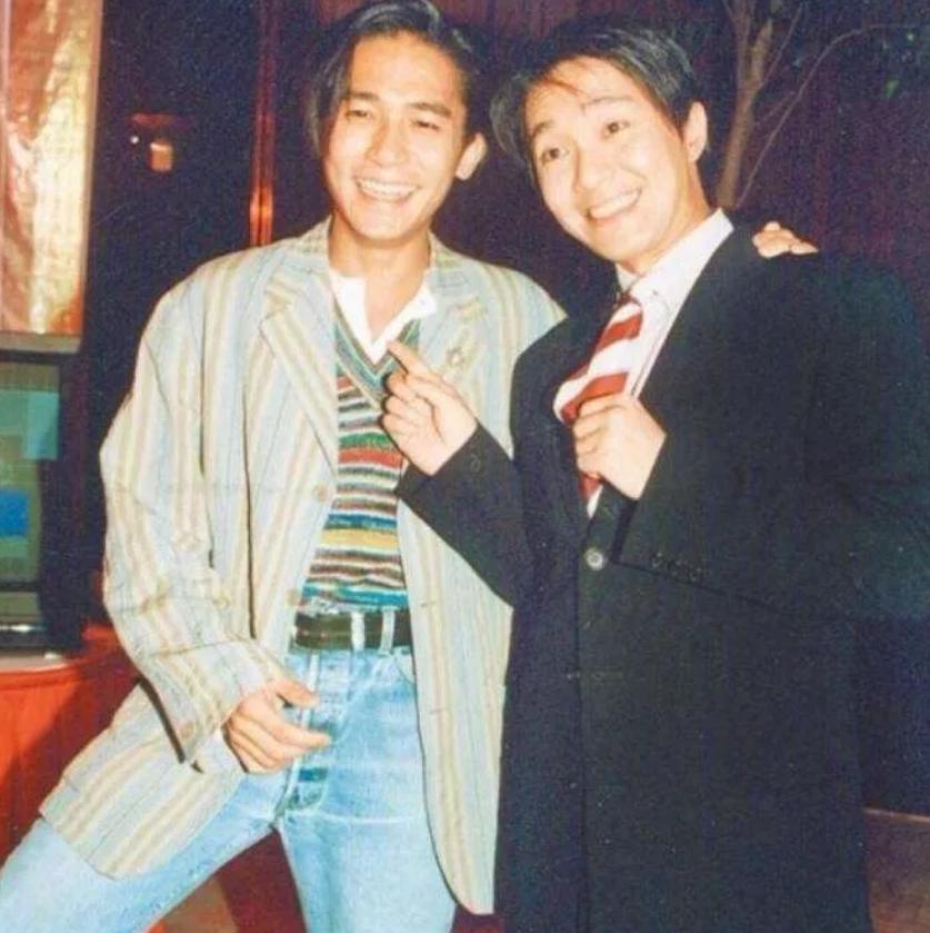 58岁周星驰终于露面了,五十八岁的周星驰