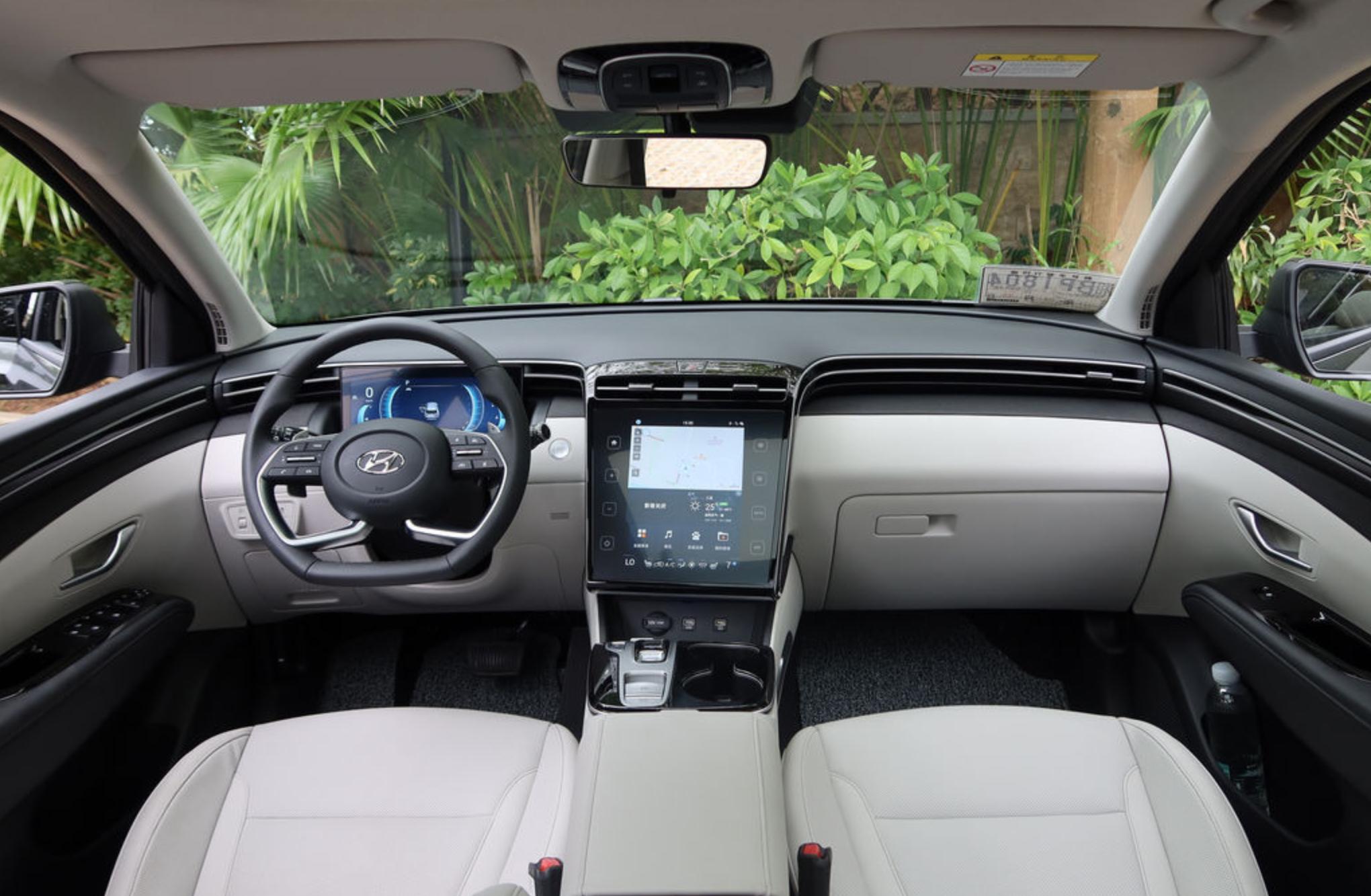 第五代途胜尊贵版有定速巡航吗,5代途胜l两驱爬坡测试