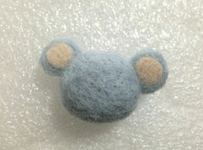 羊毛毡温暖手作,羊毛毡怎么在球上戳出爱心