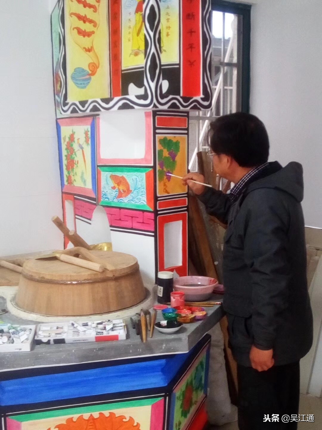 这位吴江农民，用画笔绘出五彩的梦