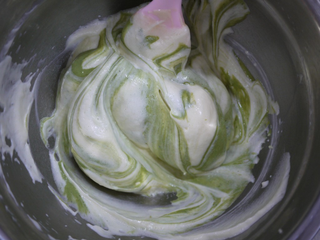 抹茶蛋糕松软细腻有诀窍,抹茶蛋糕撒上抹茶真的好吃