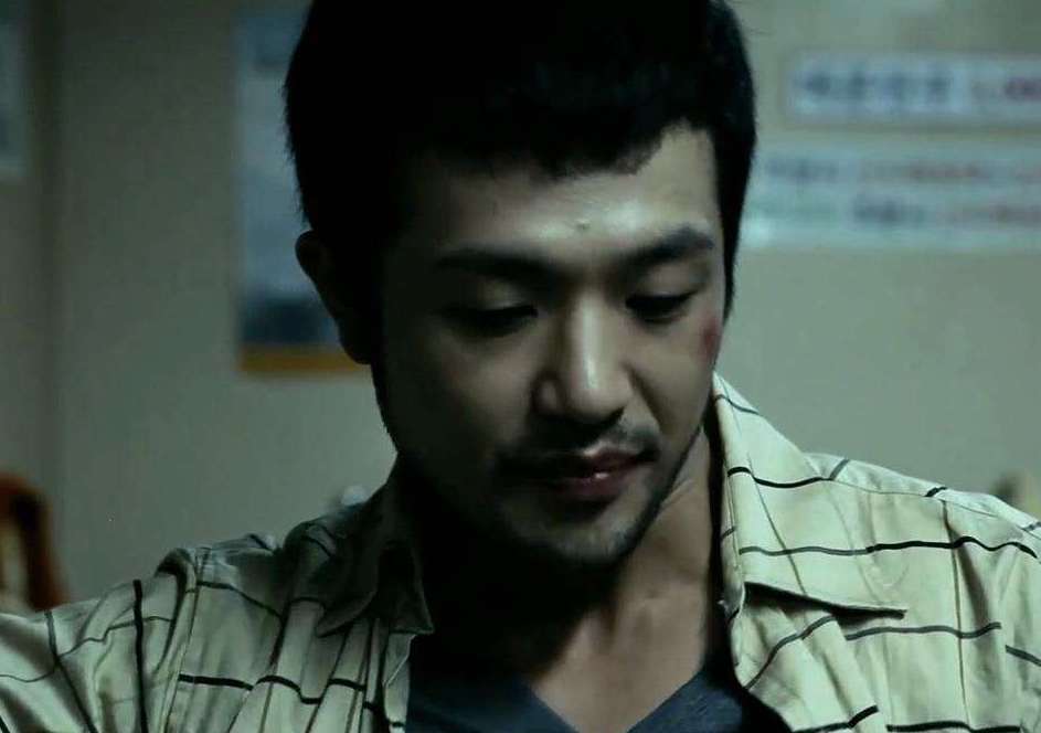 一个58岁母亲的自白：丧偶婚姻30年，男人不回家，孩子白养了