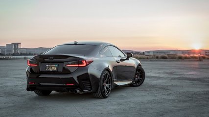 被网友比作“F16战斗机”的平民跑车，碾压野马大黄蜂