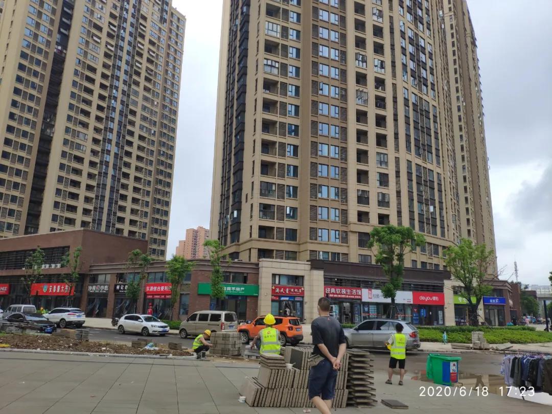 这样的社区底商，太过于真实