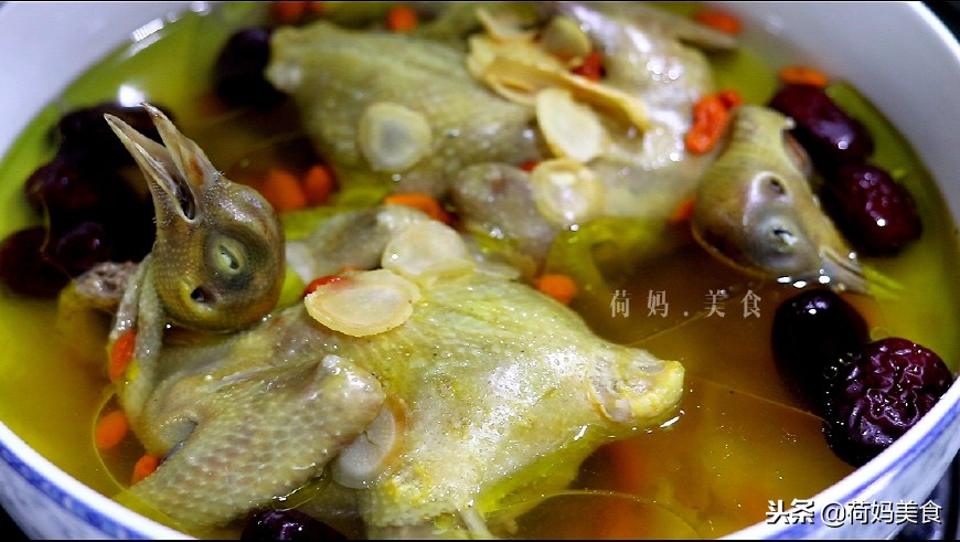 炖鸽子不要焯水是什么意思,炖鸽子需要改刀吗