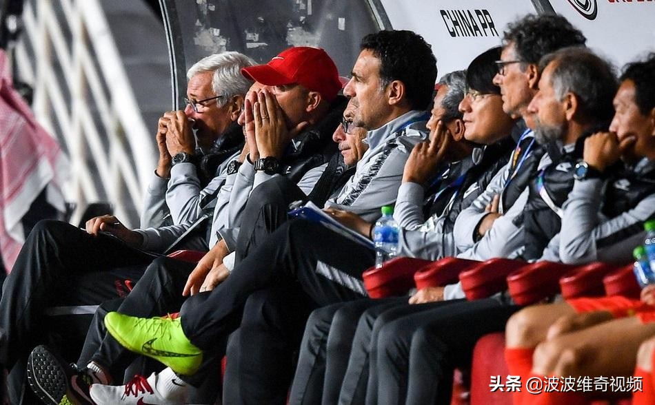 里皮带领国足踢越南5:1,韩乔生评国足换帅
