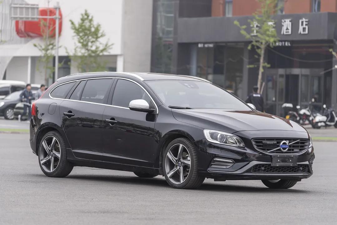 沃尔沃v60居家必备旅行神车 (沃尔沃v60鉴赏)
