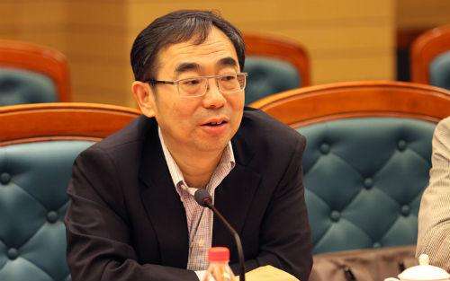 从女教师到药企一姐，她花费23年打造千亿帝国，今身家或超王健林