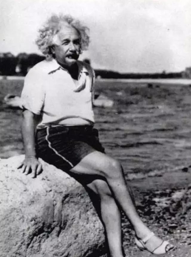 霍金站起来的照片,霍金站着