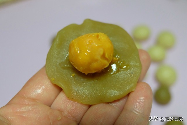 月饼怎么做不用烤箱很简单很好吃,不用转化糖浆又简单又好吃的月饼