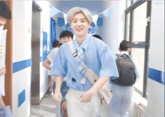 鹿晗捐赠公益球场有哪些,鹿晗捐赠公益足球场多少钱