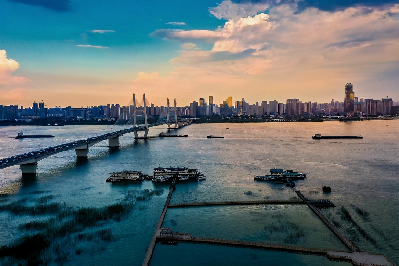 武汉著名的风景有黄鹤楼还有什么,武汉除了黄鹤楼还有哪些地方