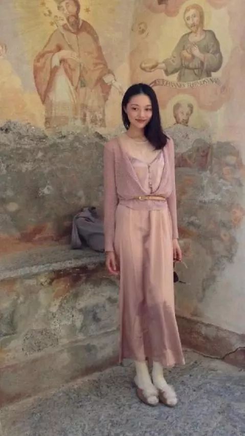 赵丽颖穿廉价的衣服,赵丽颖穿一件衣服