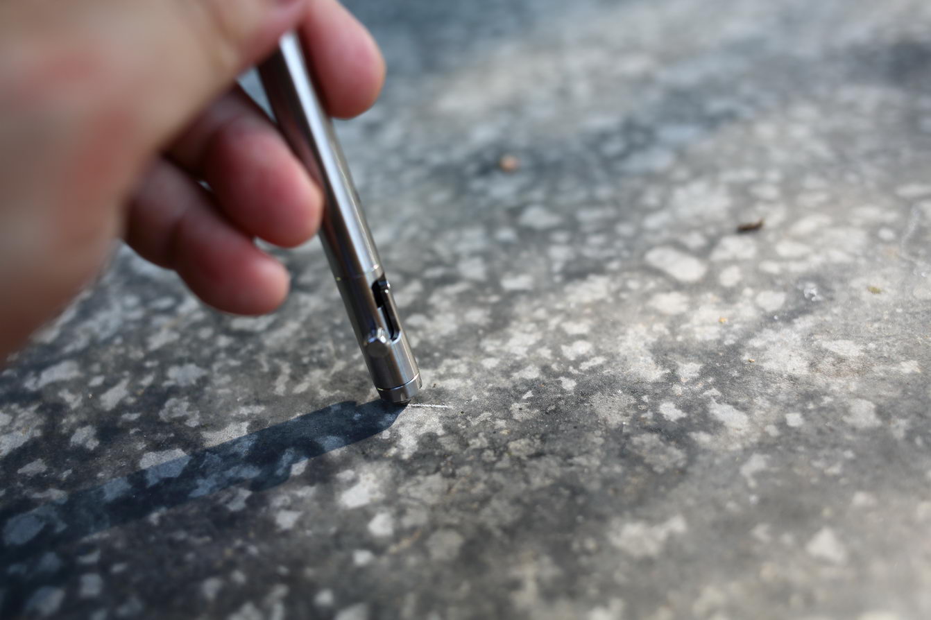 nitecore全系列评测,钛合金战术笔ntp30