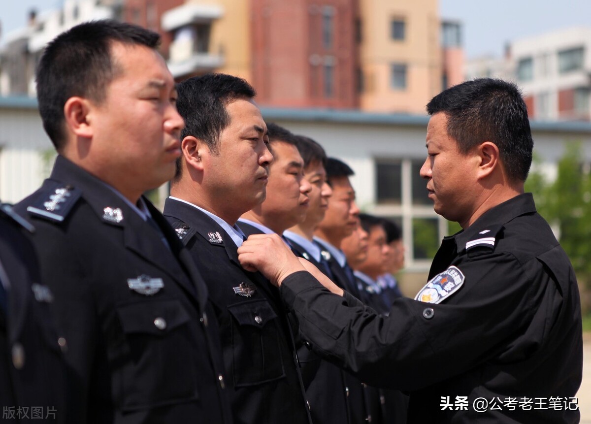 狱警为什么工资那么高,狱警工资高还是民警工资高
