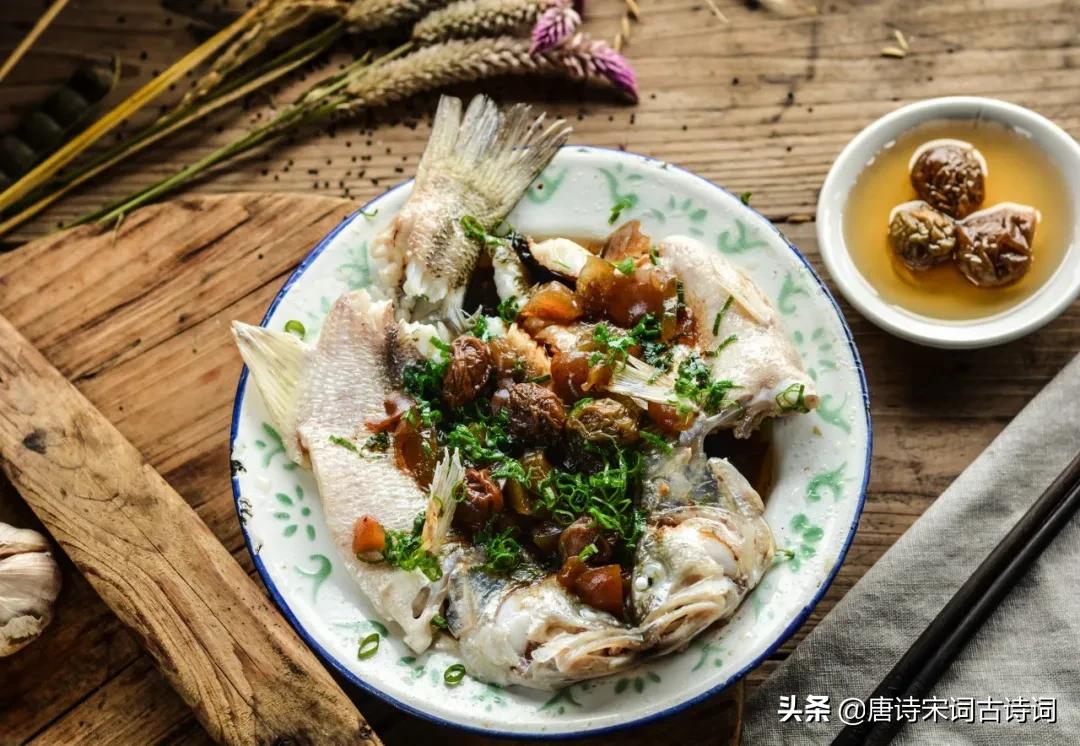 秋风起，木叶飞，鲈莼有味，游子思归