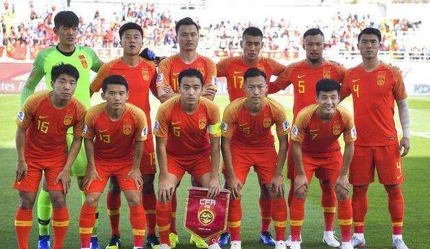 不要被韦世豪施暴转移话题，国足的危机才更值得关注