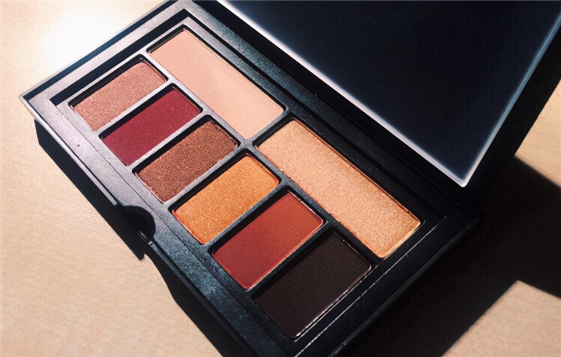 眼影过期样子,眼影过期是什么味道