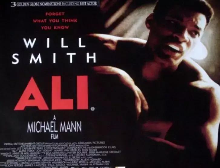 拳王暴打wwe,施瓦辛格一拳打倒wwe