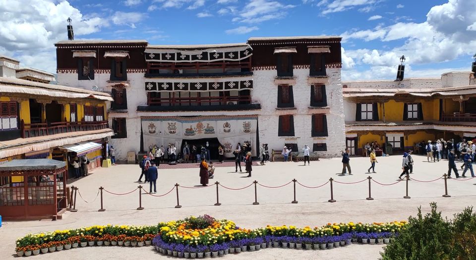 西藏的年轻人去外面打工吗,年轻人去西藏做什么工作