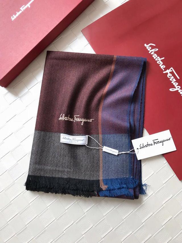 2020最流行的围巾秋冬款百搭,2020年流行的大牌围巾