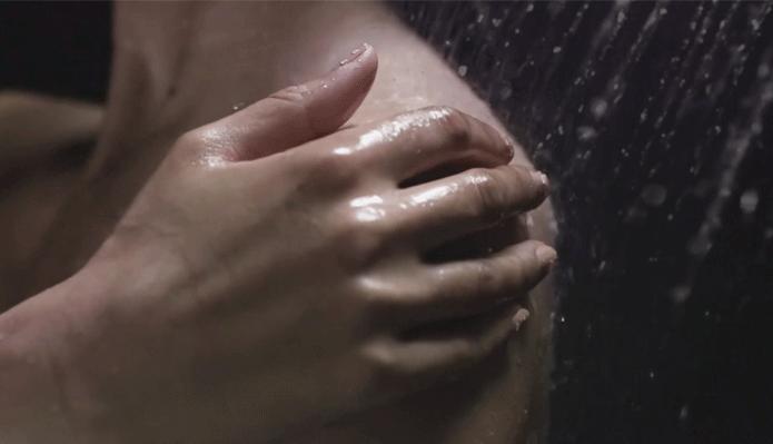 太苦了太苦了，背后长痘的女生都太苦了