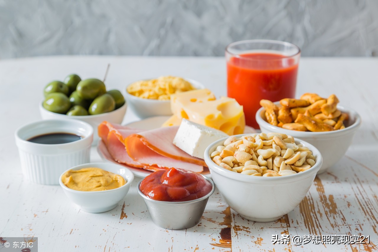 鉴别蜜蜡手串的最好方法,用紫光灯鉴别蜜蜡方法