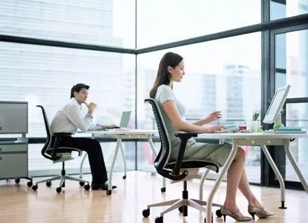 白领久坐危害大，最简单的解决方案