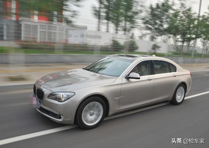 跑了40万公里的宝马740,开了5年的宝马740还值多少钱