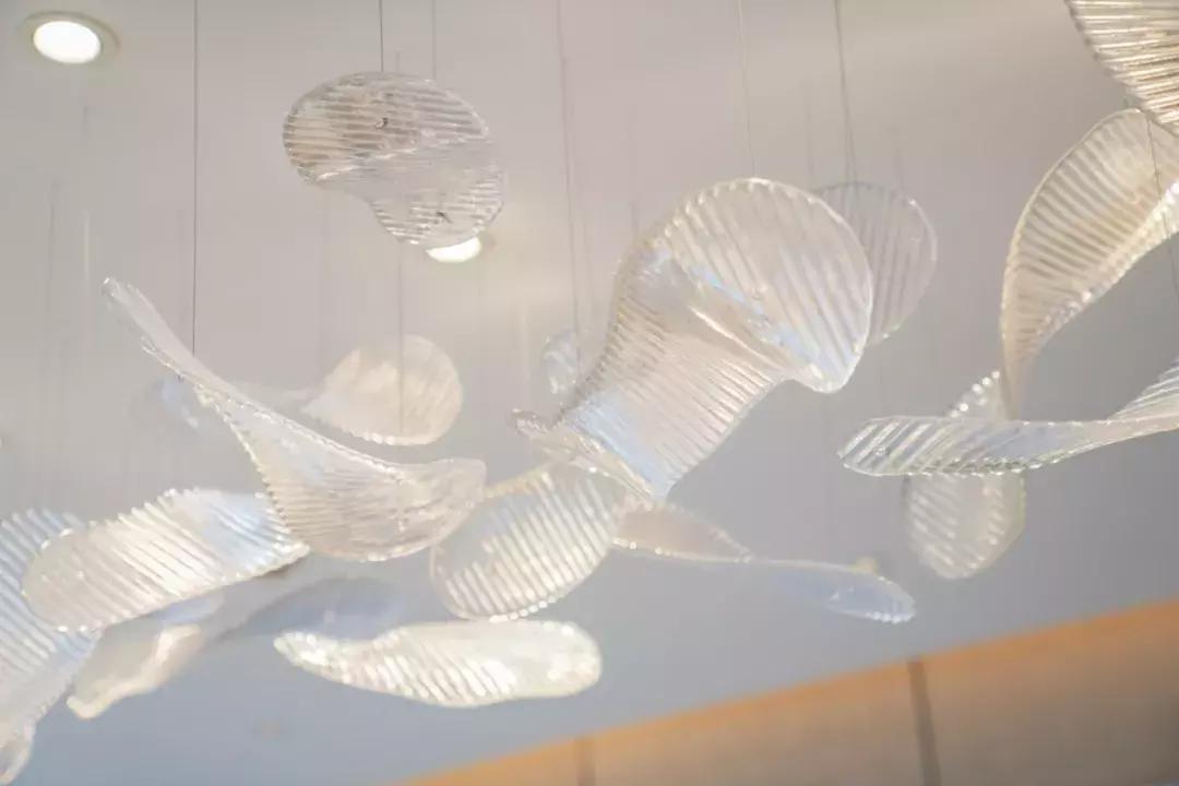 睡进这间藏身青山湖边的理想酒店，一起探寻临安城的悠居岁月~