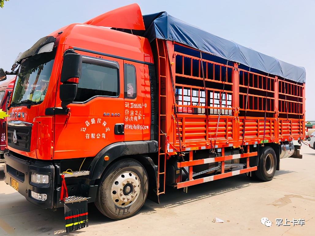 重汽汕德卡g5s6.8米货车,重汽汕德卡g5载货车