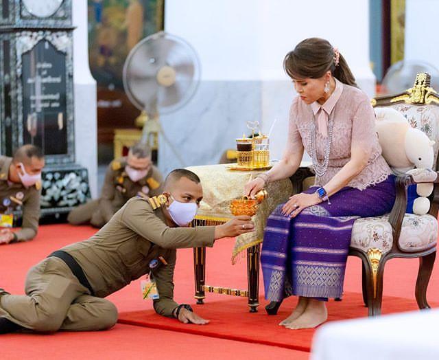 泰国35岁胖公主近照,泰国大公主年轻照片