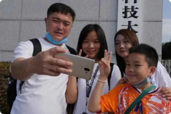 云南高考女生考出660分,17岁云南女孩就差1分落榜国防大学