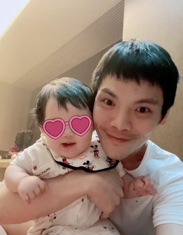 向佐与郭碧婷合照,向佐跟郭碧婷合照