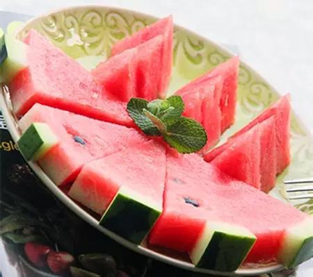 西瓜花切法大全,西瓜果盘的切法