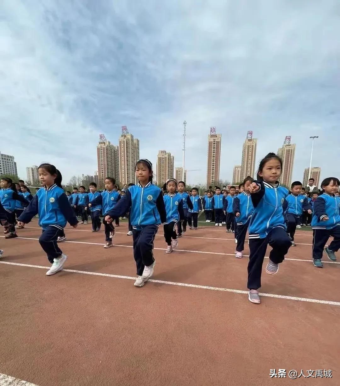 潼关县岳渎小学队列队形比赛,禹城泺清河小学运动会