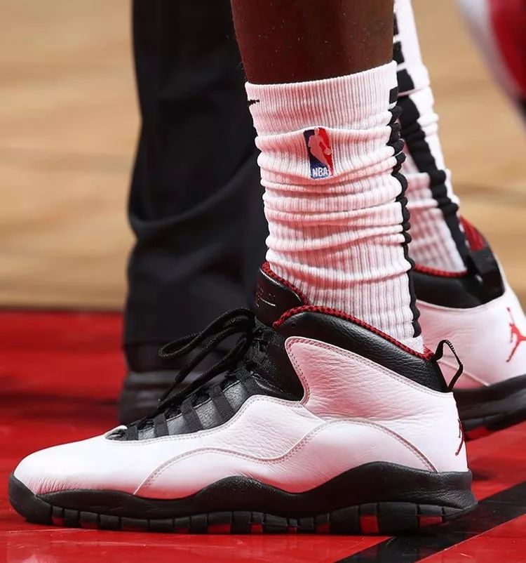 詹姆斯21代篮球鞋nba球员上脚,nba球星上脚球鞋詹姆斯18low