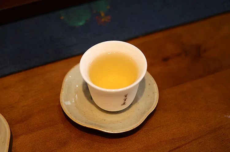 你的普洱茶泡着泡着就没味儿了？试试用这7个办法，“榨干”它