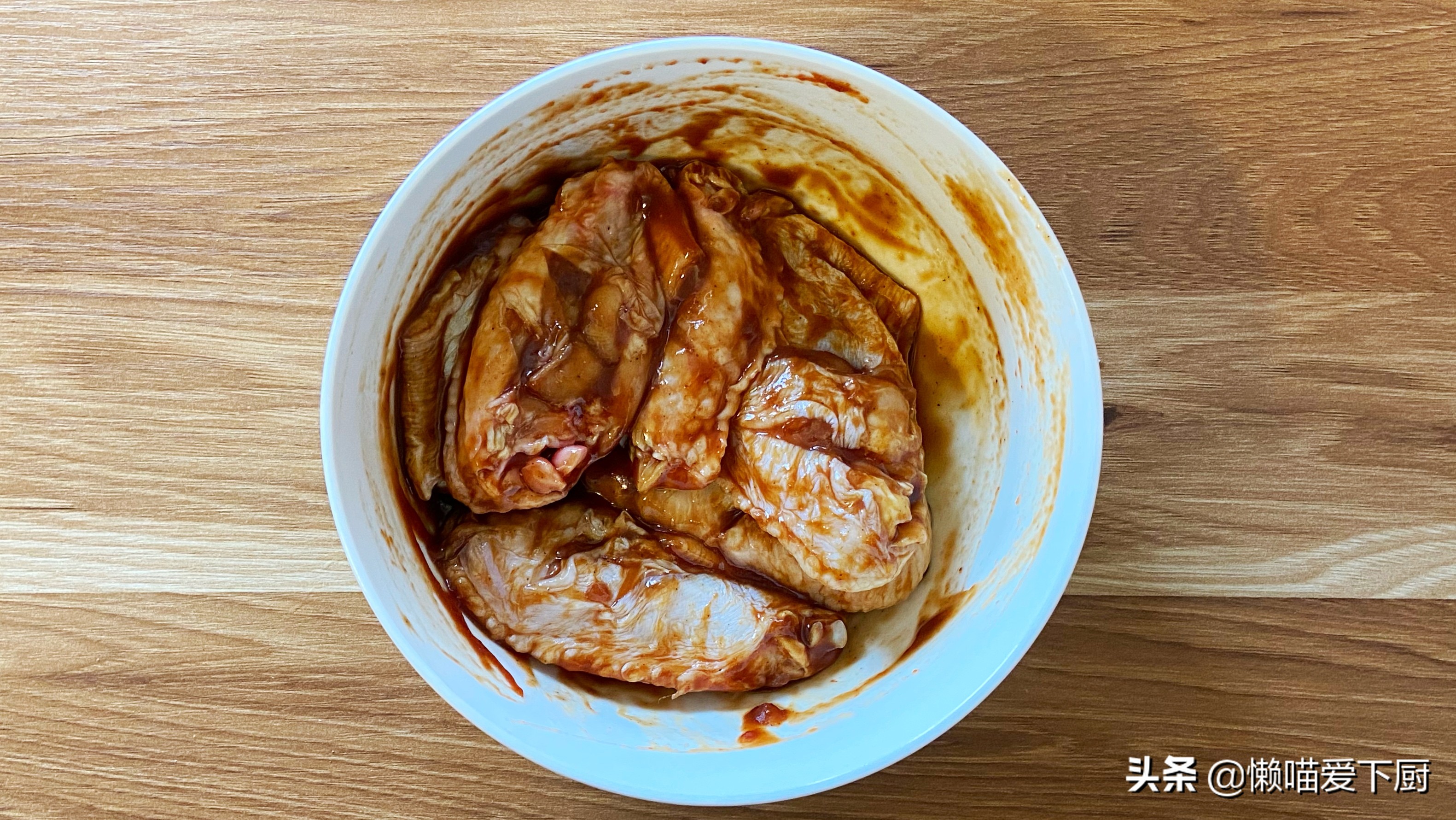 家庭自制烤鸡翅的方法,不腌制碳烤鸡翅教程