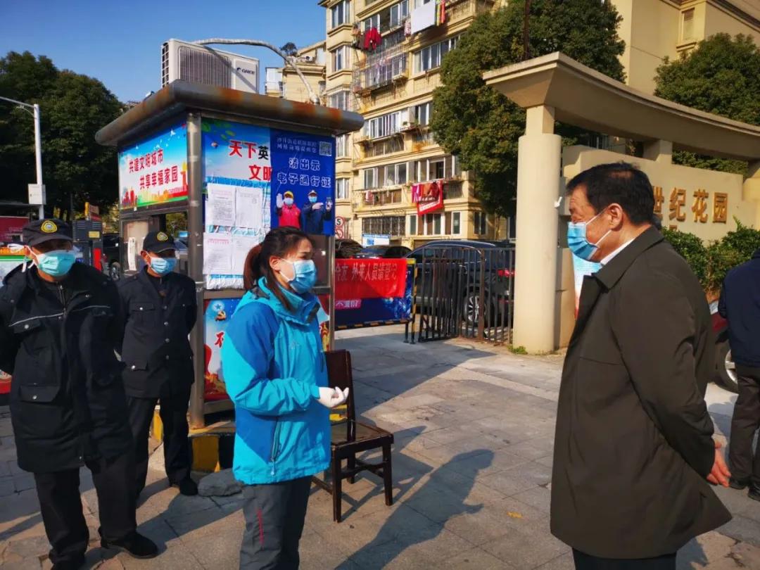 进市场、看公交、乘地铁、访药店、到小区，刘奇书记在南昌暗访