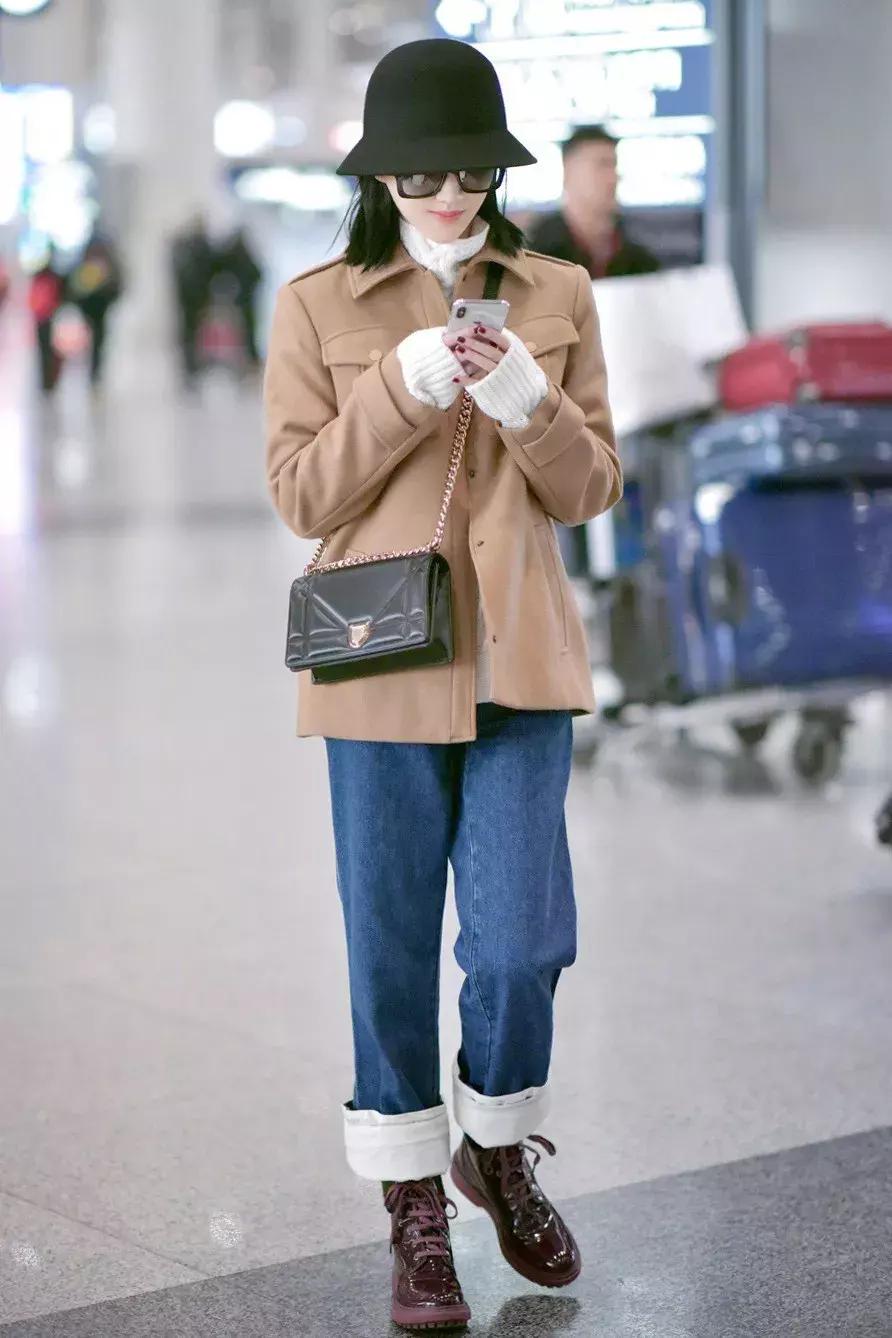 这篇春晚穿搭主要是来回(应)馈(付)社(老)会(板)的!