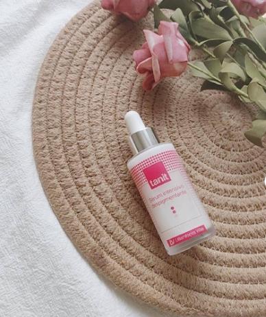 什么精华美白去黄效果最好,女性青春焕发美白补水精华