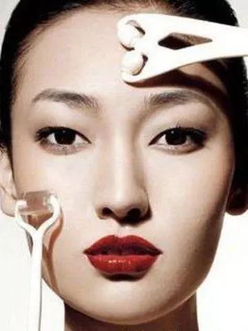 化妆教程怎么防止流汗脱妆,夏天化妆晕妆教程