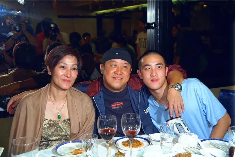 曾志伟足球生涯,曾志伟职业足球运动员